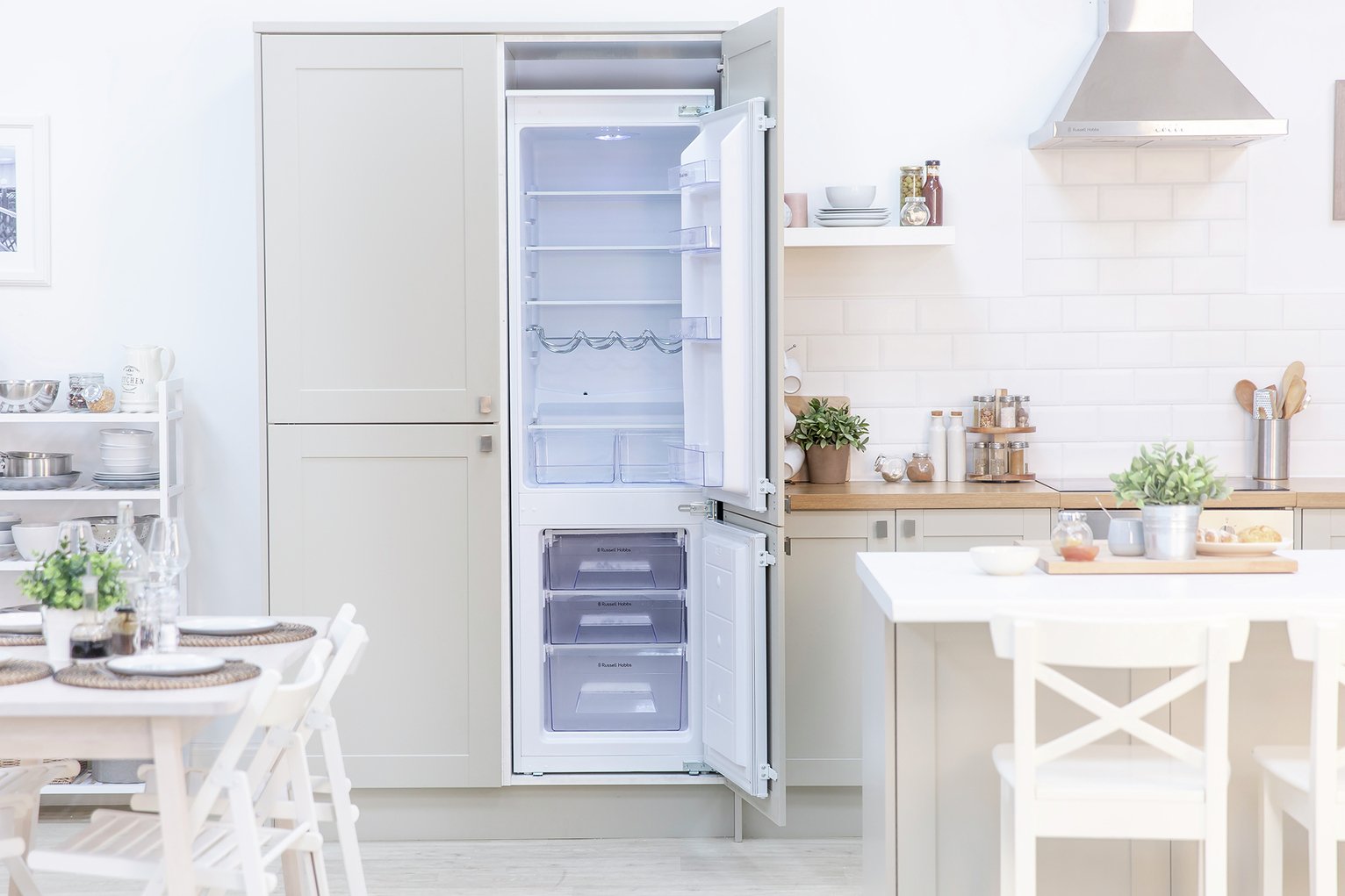 Russell Hobbs RHBI7030FF55177 Integrated Fridge Freezer. Reviews