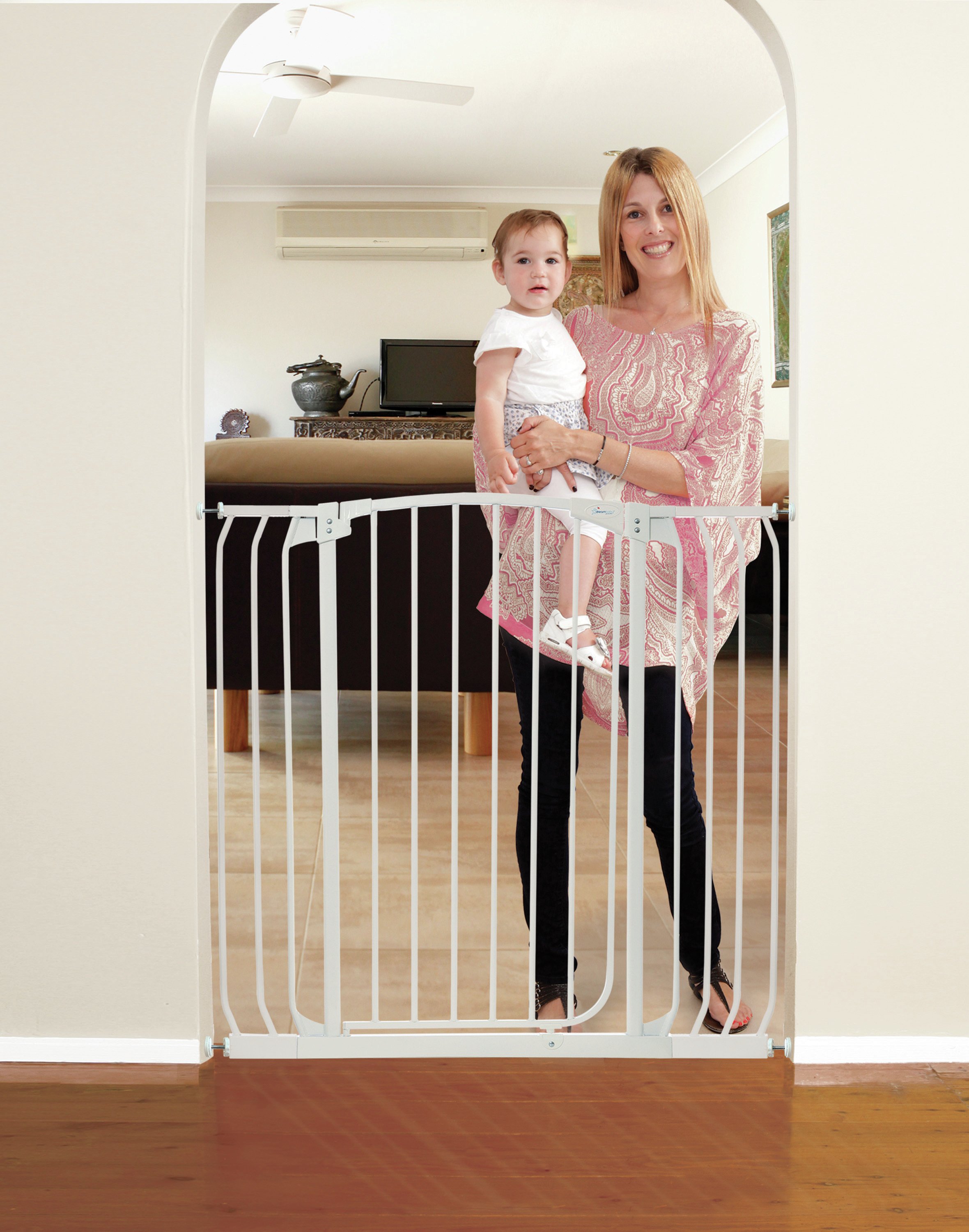 Dreambaby Chelsea Tall Auto-Close White Gate & Extensions