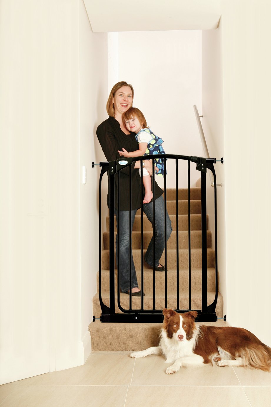 Dreambaby Chelsea Tall Auto-Close Black Gate (71-80cm)