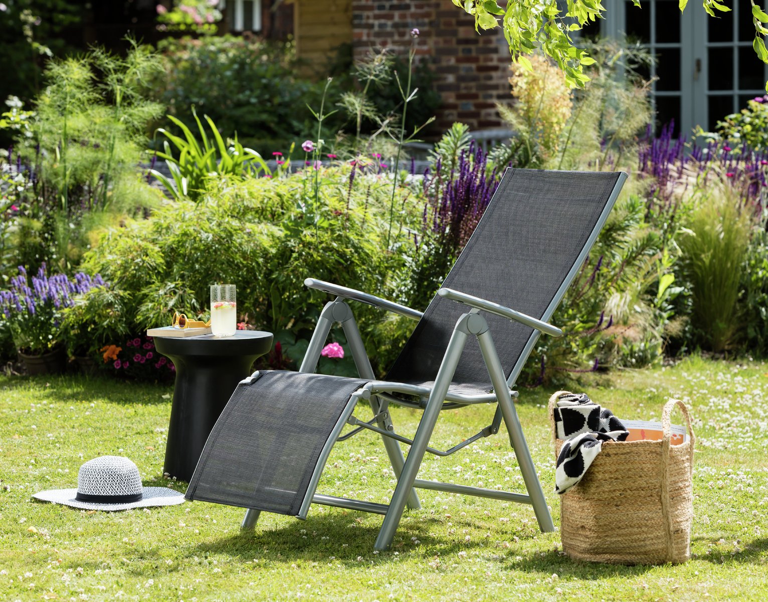 Argos Home Malibu Folding Recliner Garden Chair - Black