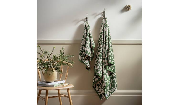 Habitat x Morris & Co. Rosehip Bath Sheet - Green -150x100cm