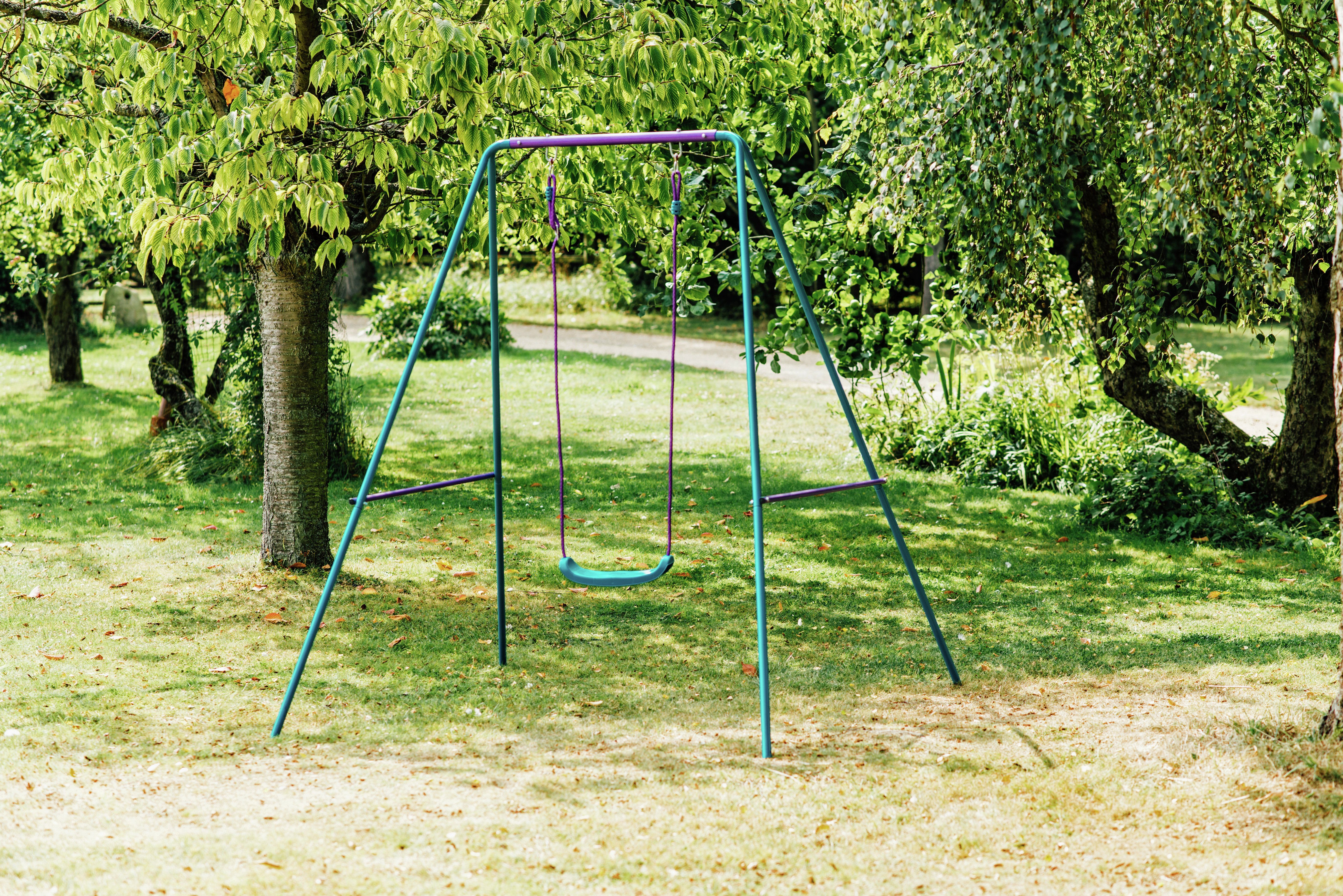 kids garden swing