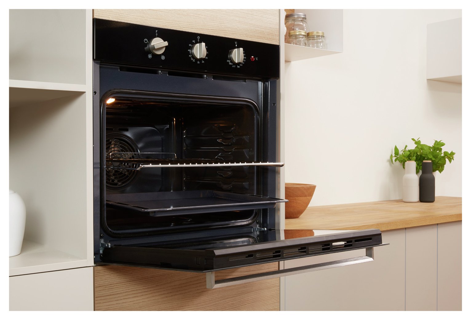 Indesit Aria IFW6330BL Oven Reviews