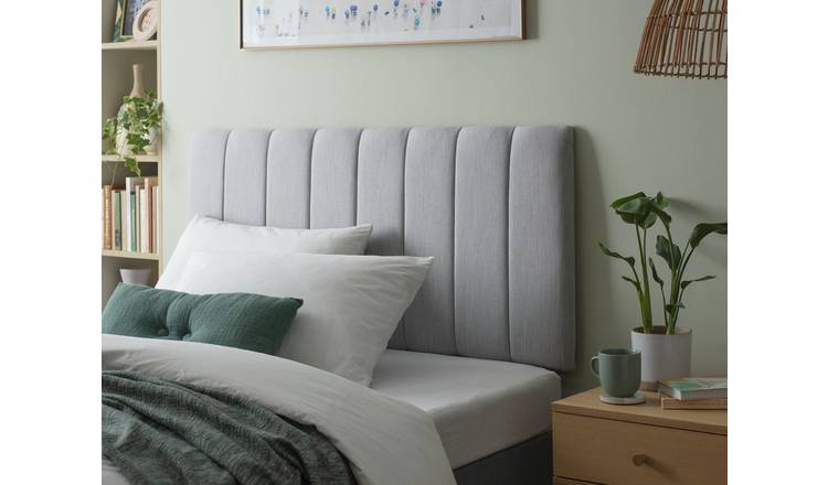 Featured image of post Light Grey Headboard Bed / We have a choice of styles, including wooden or veneer headboards and many come with handy storage for things like books, alarm clocks or family photos.