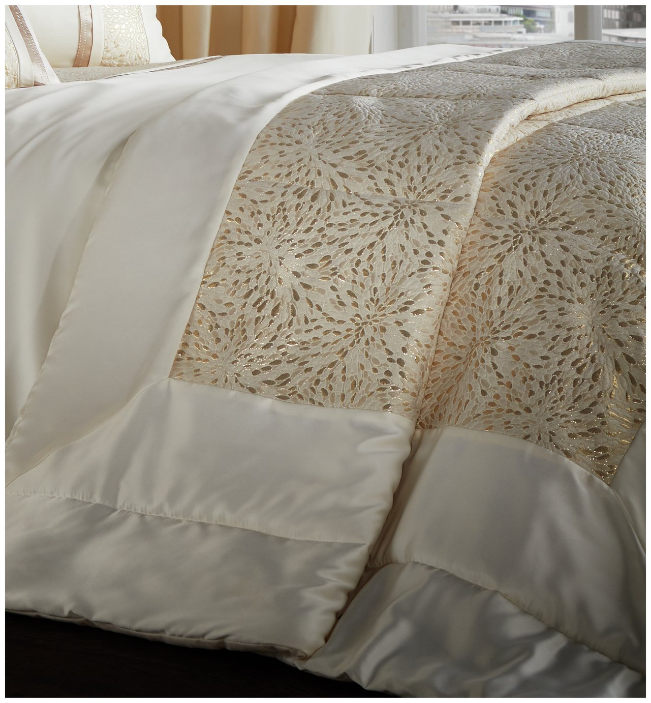 Catherine Lansfield Luxor Jacquard Bedspread - Gold