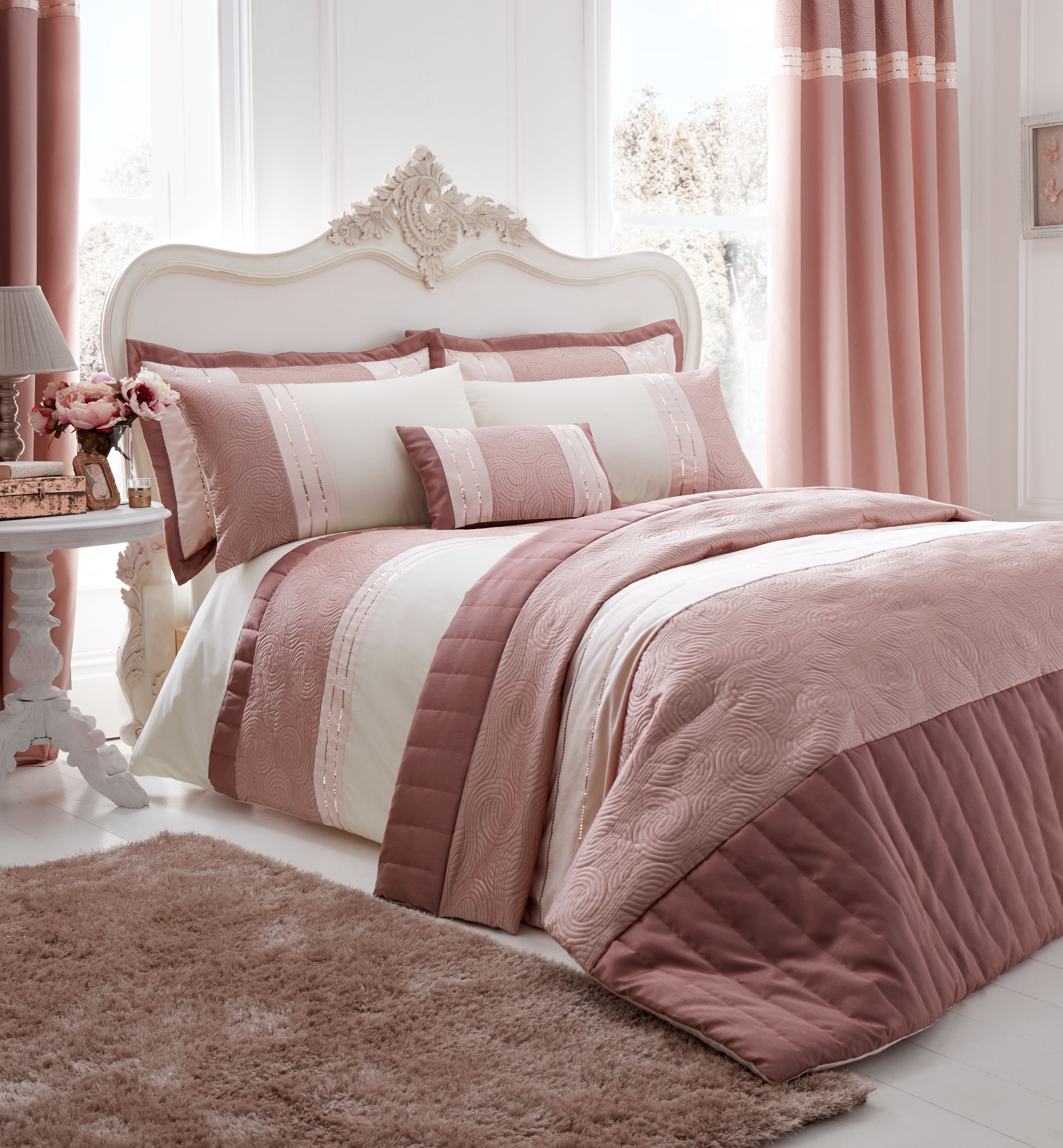 Catherine Lansfield Gatsby Bedspread - Pink
