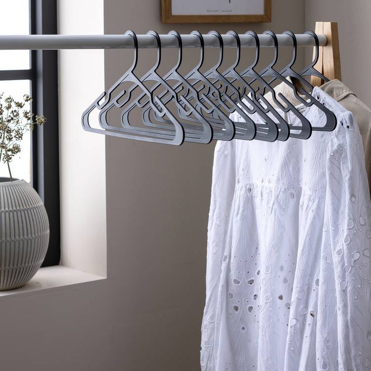 Home Essentials Pack of 20 Plastic Hangers 0