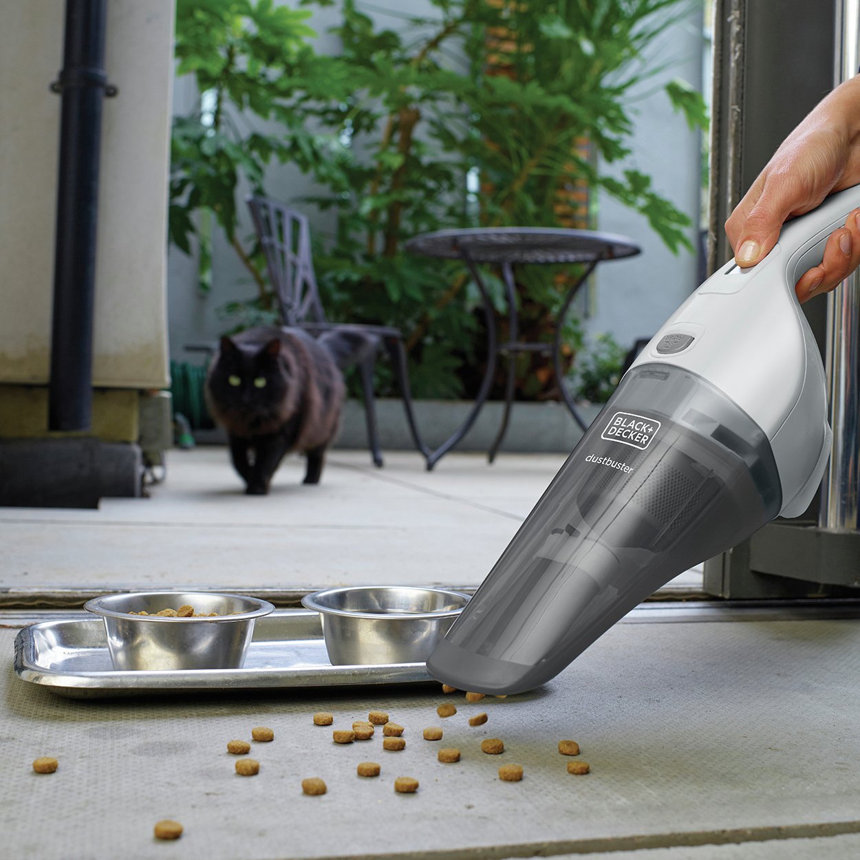 Black & Decker NVB215W Dustbuster Handheld Vacuum Cleaner Reviews