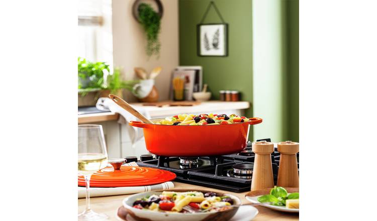 Habitat 4.7 Litre Cast Iron Oval Casserole Dish - Orange