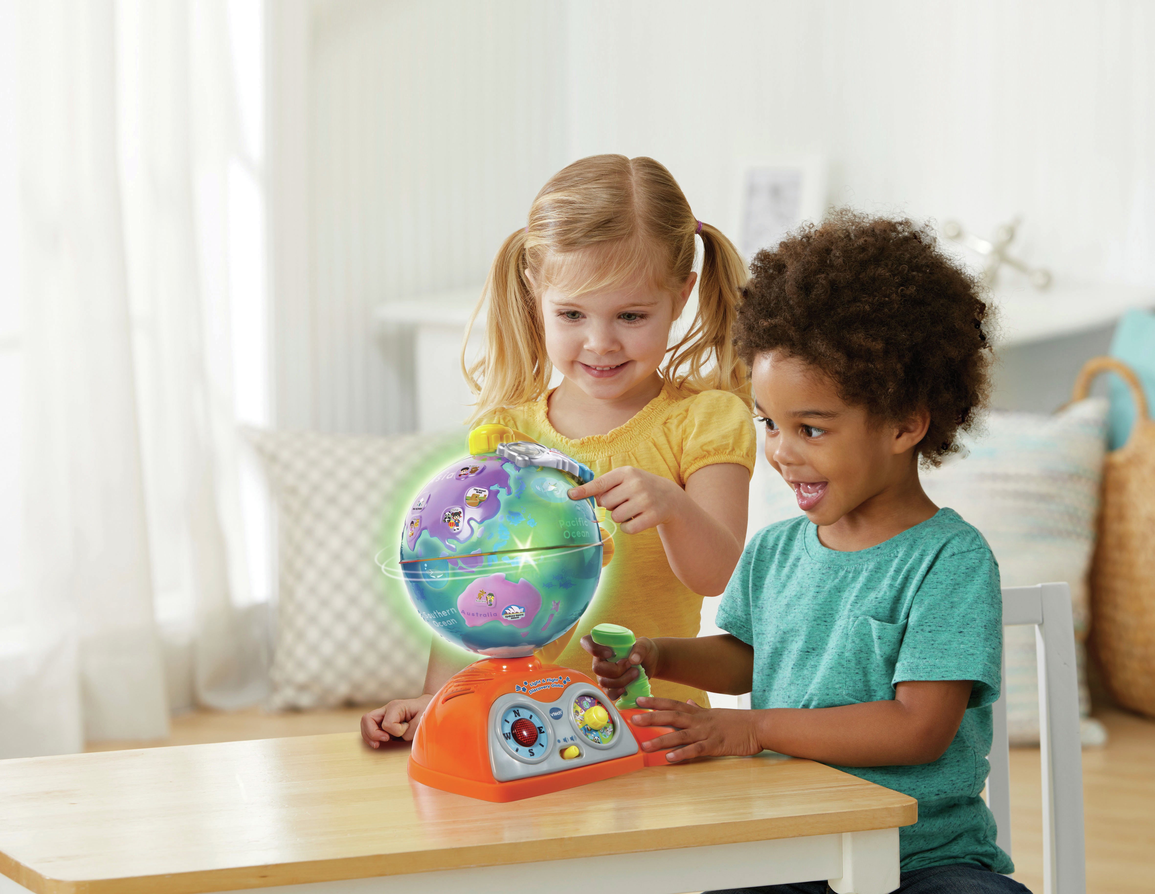 VTech Light and Flight Discovery Globe.