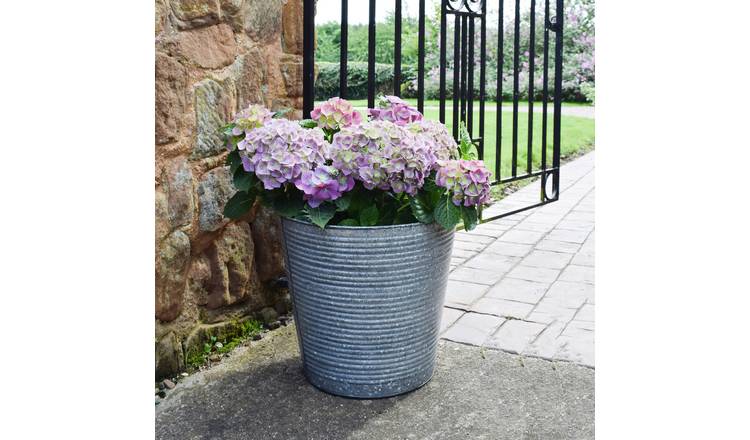 Ivyline 37cm Ribbed Galvanised Planter