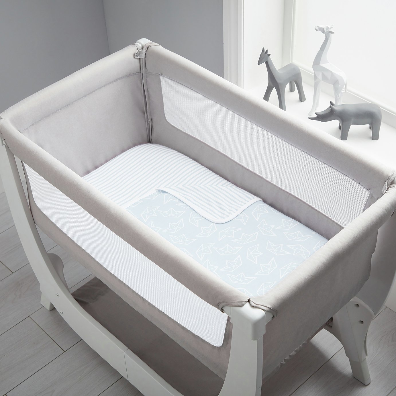 Shnuggle Air Crib Bedding Review