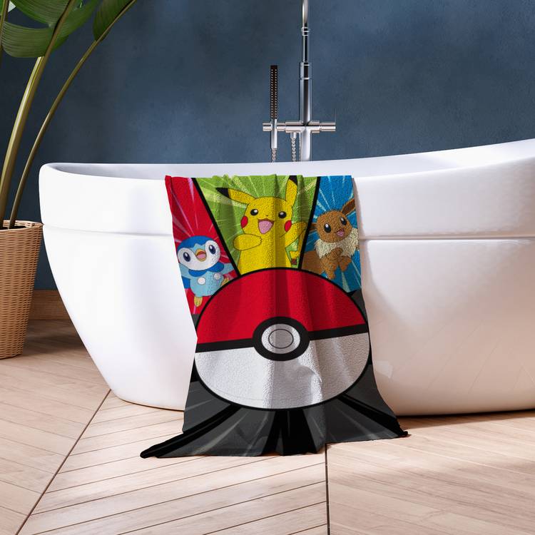 Pokémon Action Beach Towel - Multicoloured 0