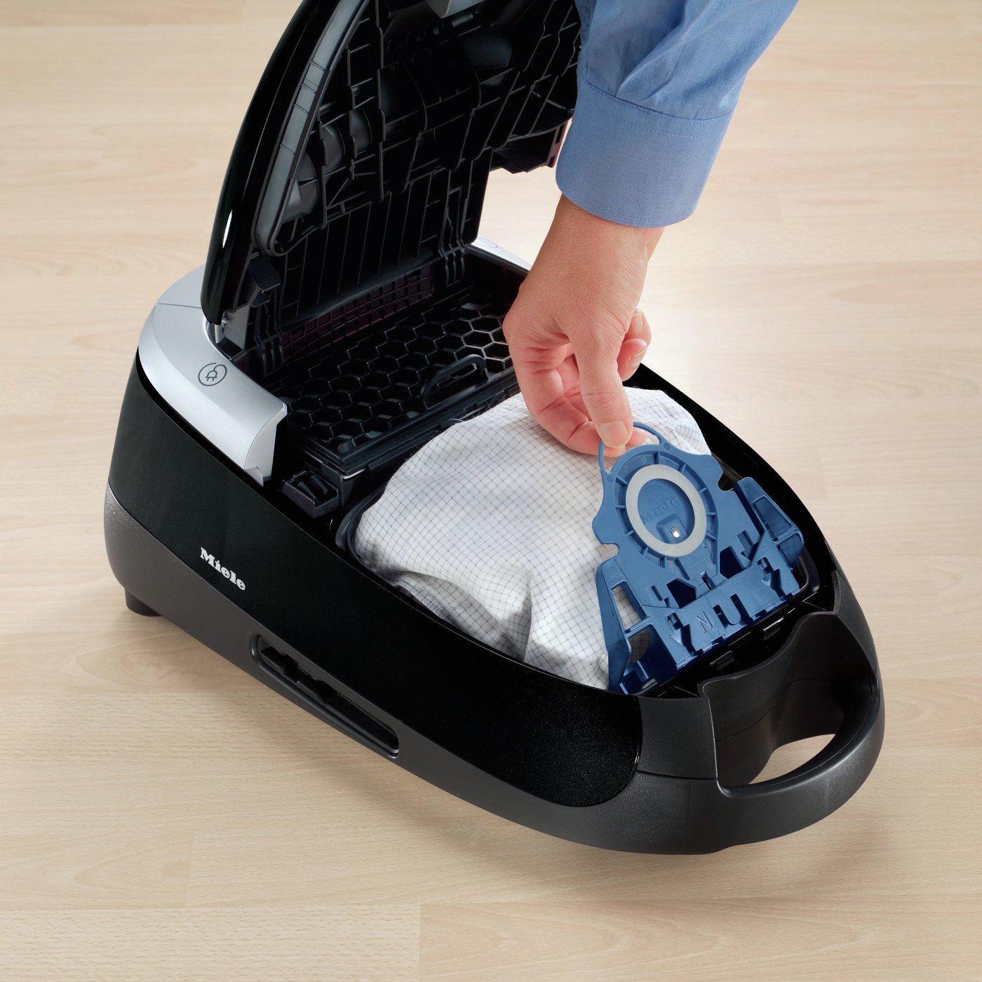 Miele C3 Complete Bagged Cylinder Vacuum Cleaner Reviews