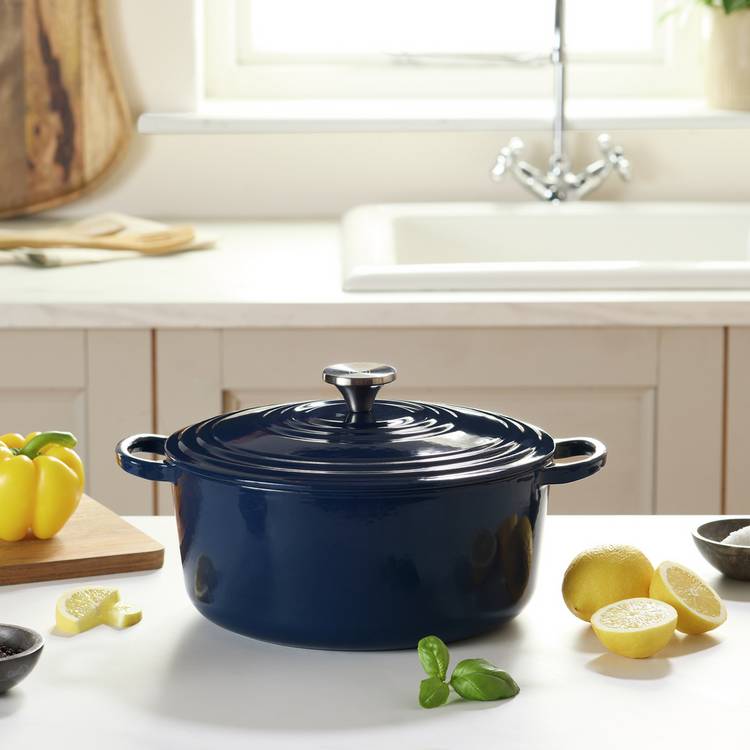 Habitat 5.3L Cast Iron Casserole Dish - Navy 0