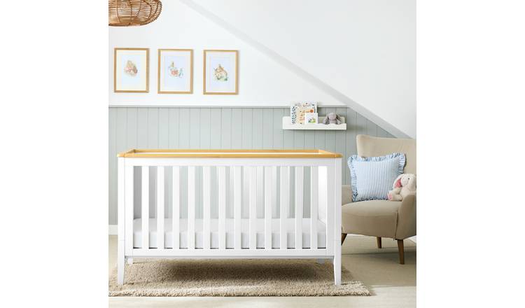 Cuggl Canterbury Nursery Cot Bed - Matte White