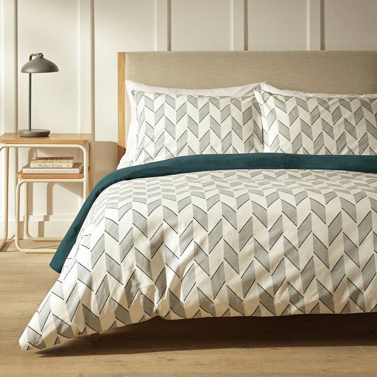Habitat Chevron Print Navy Bedding Set - Double 0