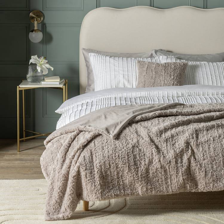 Habitat Faux Fur Textured Throw - Neutral - 150x200cm 0