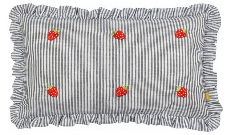 furn. Les Fruites Strawberries Cushion - Navy - 30x50cm