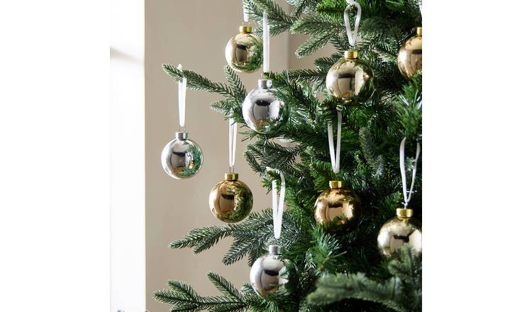 Argos Home Pack of 9 Glass Christmas Baubles - Silver & Gold