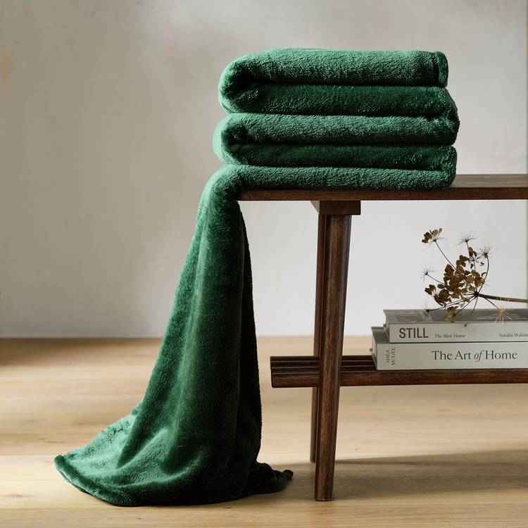 Argos Home Large Fleece Throw - Emerald - 200x220cm 0