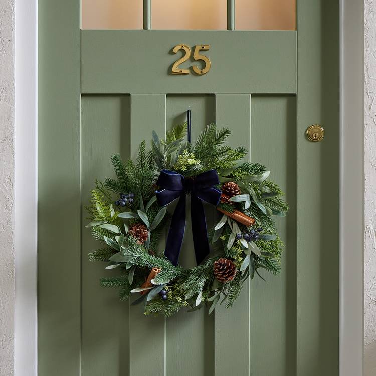 Habitat Blueberry & Cinnamon Christmas Wreath 0