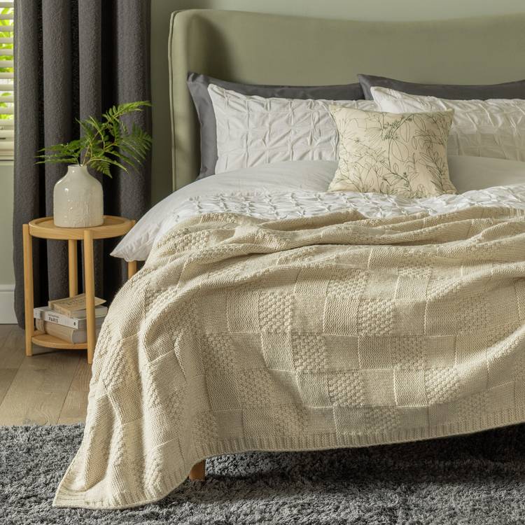 Habitat Knitted Check Throw - Oatmeal - 125x150cm 0