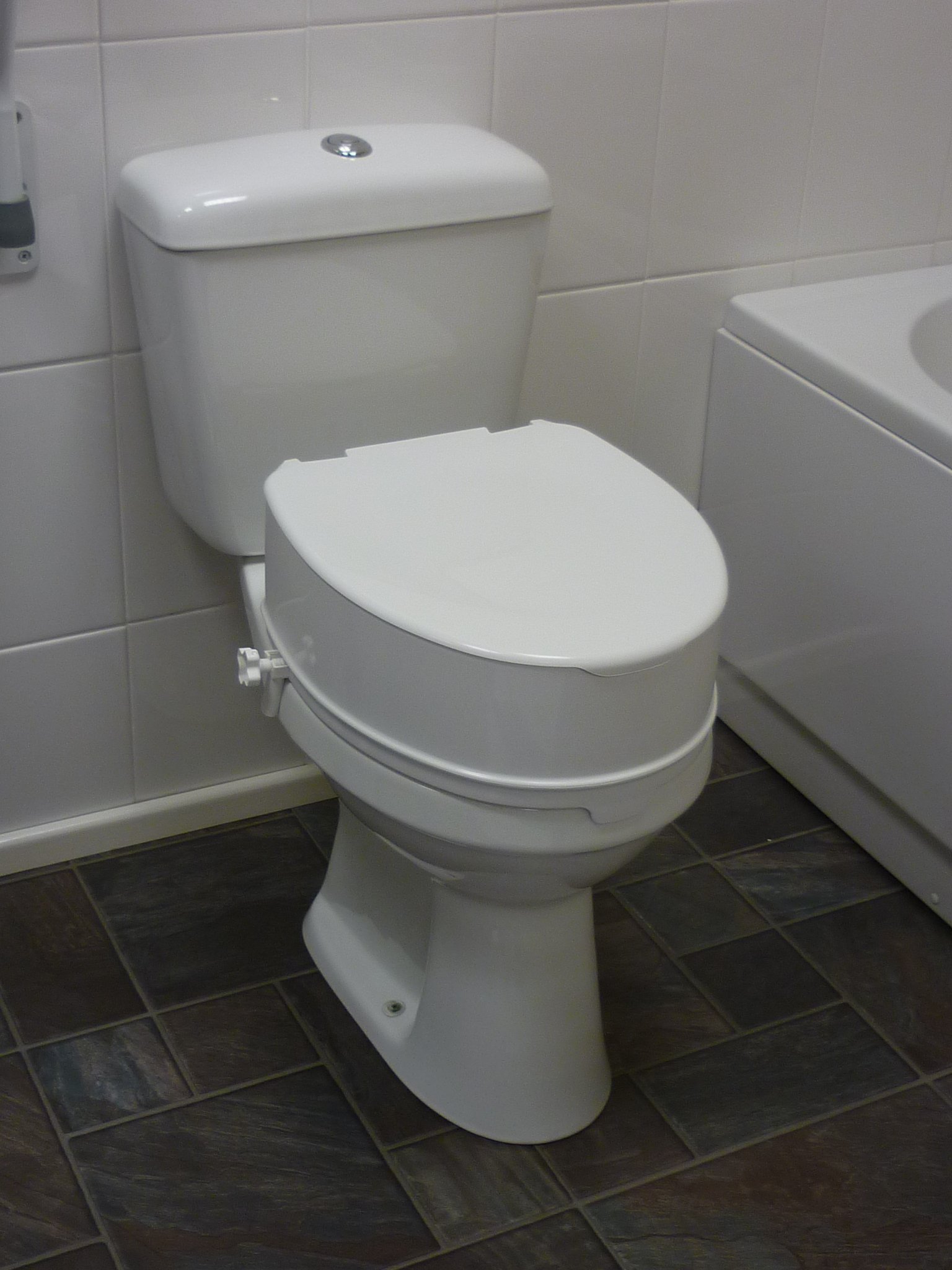6 Inch Raised Toilet Seat with Lid