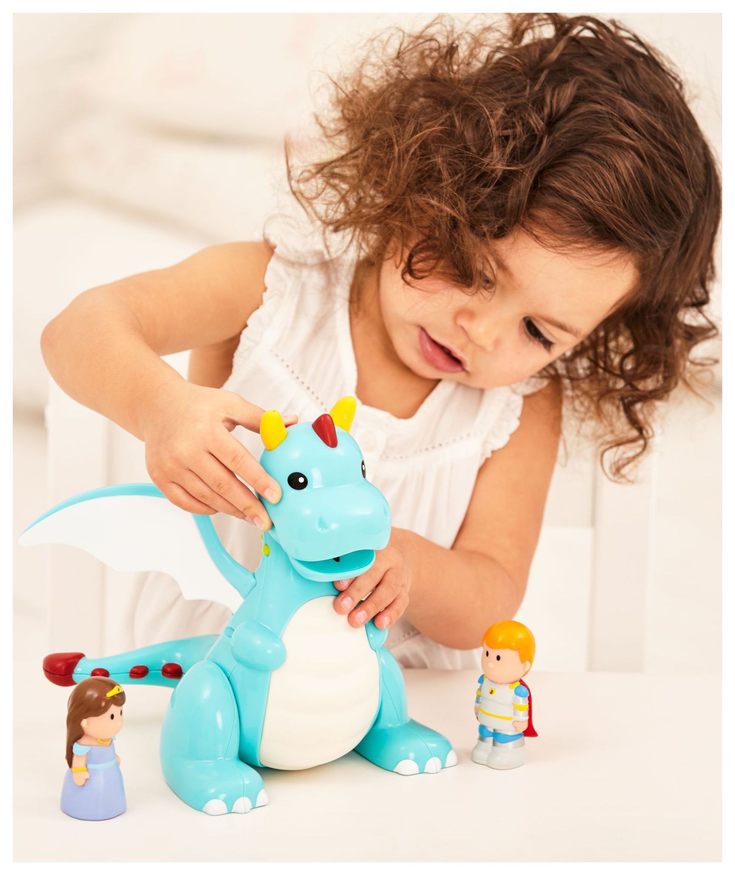 Happyland Lights and Sounds Dragon Playset.