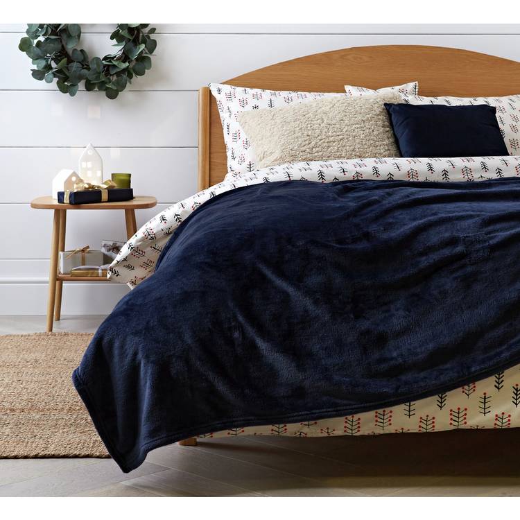 Argos Home Fleece Throw - Navy - 150x200cm 0