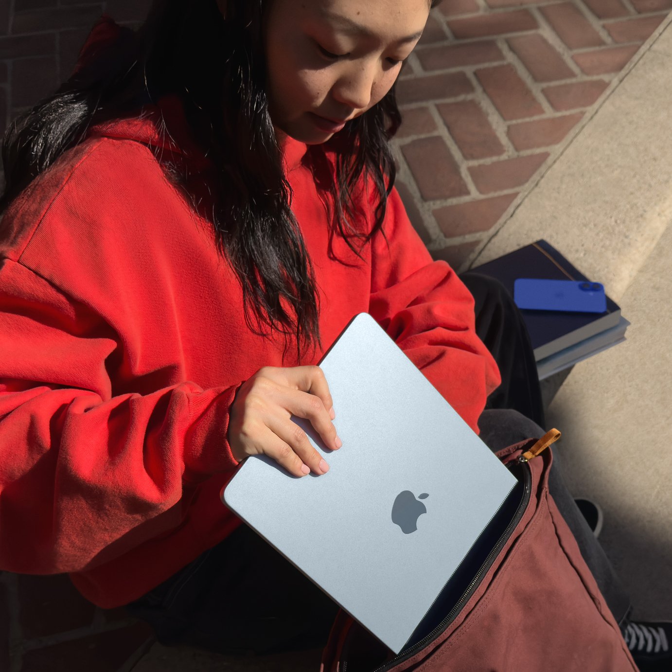 Buy Apple MacBook Air 2025 13.6in M4 16GB 512GB - Midnight