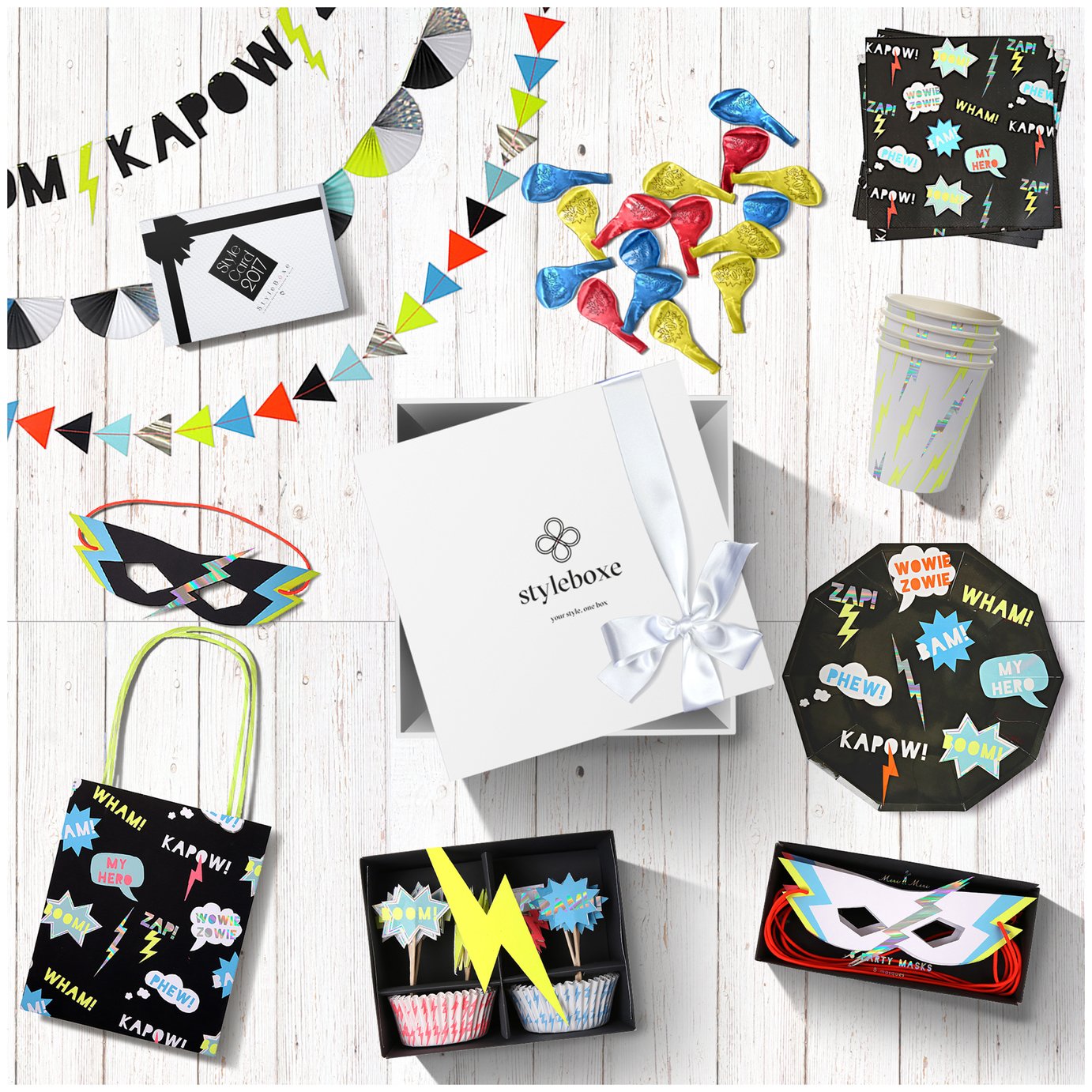 Superhero Go! Party Decorations Set for 16 Guests