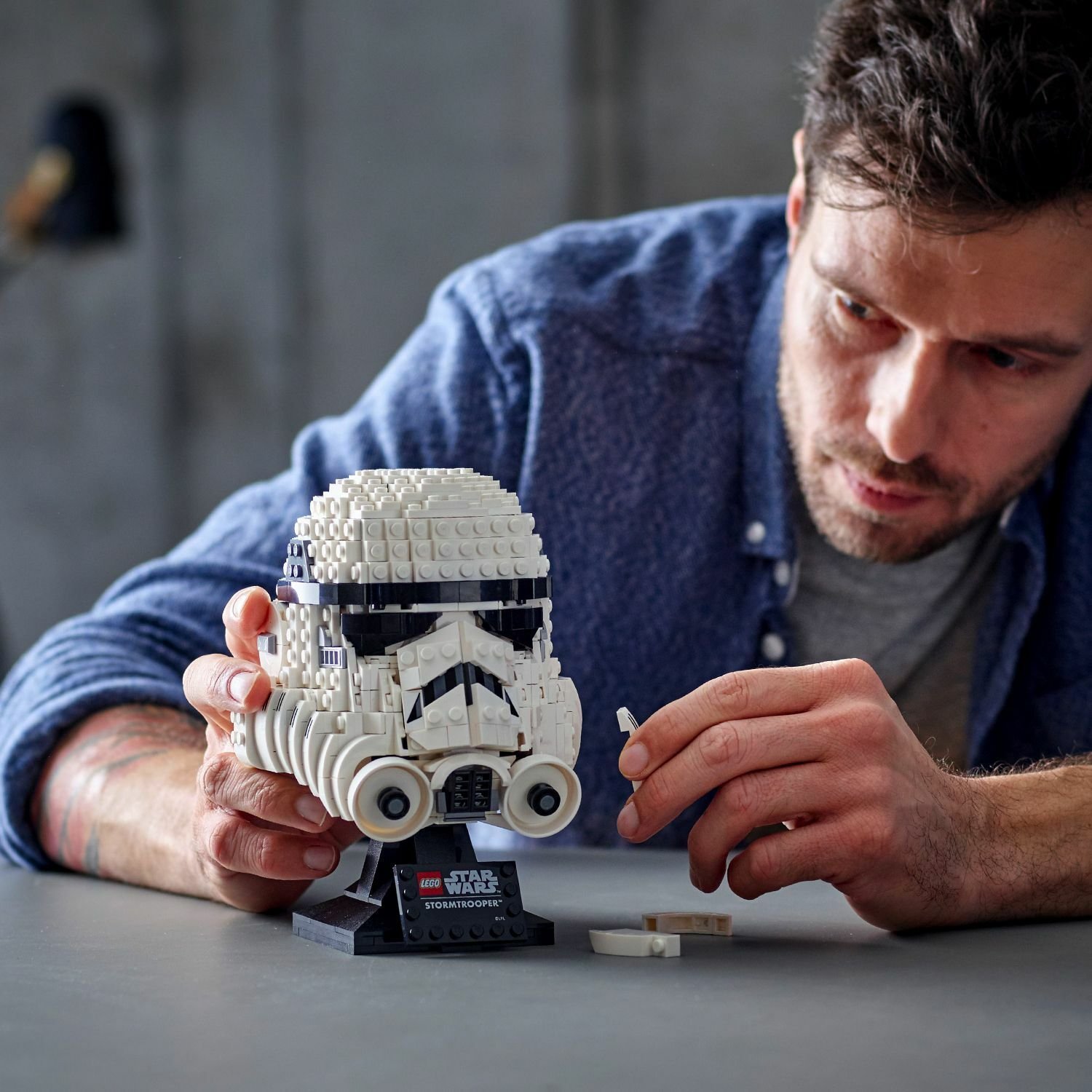 LEGO Star Wars Stormtrooper Helmet Display Set Review