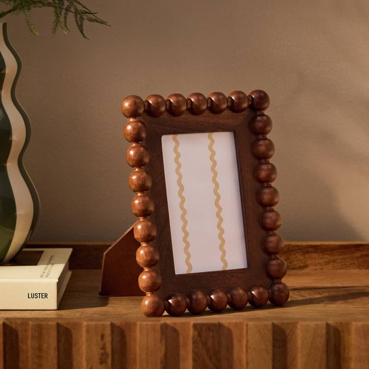 Habitat Brown Bobble Wooden Picture Frame - 4x6" 0