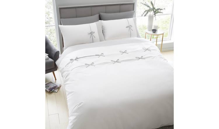 Catherine Lansfield Milo Bows White Bedding Set - King size