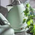 House & Home: Delonghi Argento Kettle Review - Prettygreentea