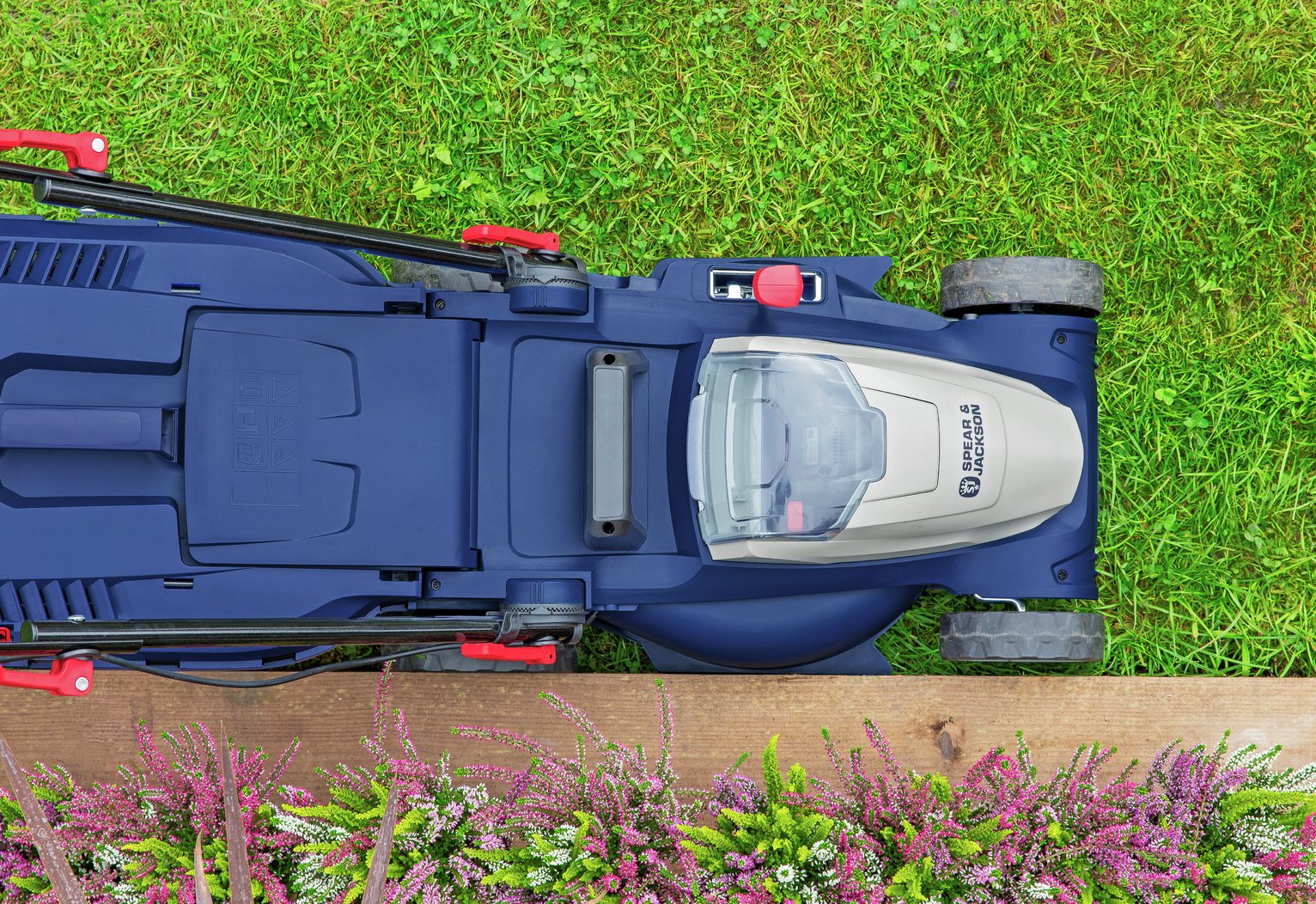 Spear & Jackson 34cm Cordless Lawnmower and Trimmer Reviews