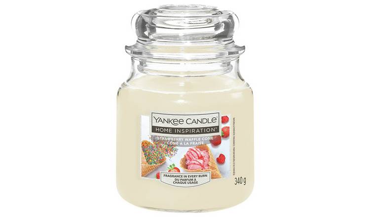 Yankee Home Inspiration Medium Candle Strawberry Waffle Cone