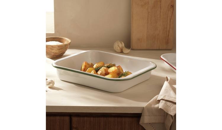 Argos Home 29cm Medium Enamel Carbon Steel Roaster