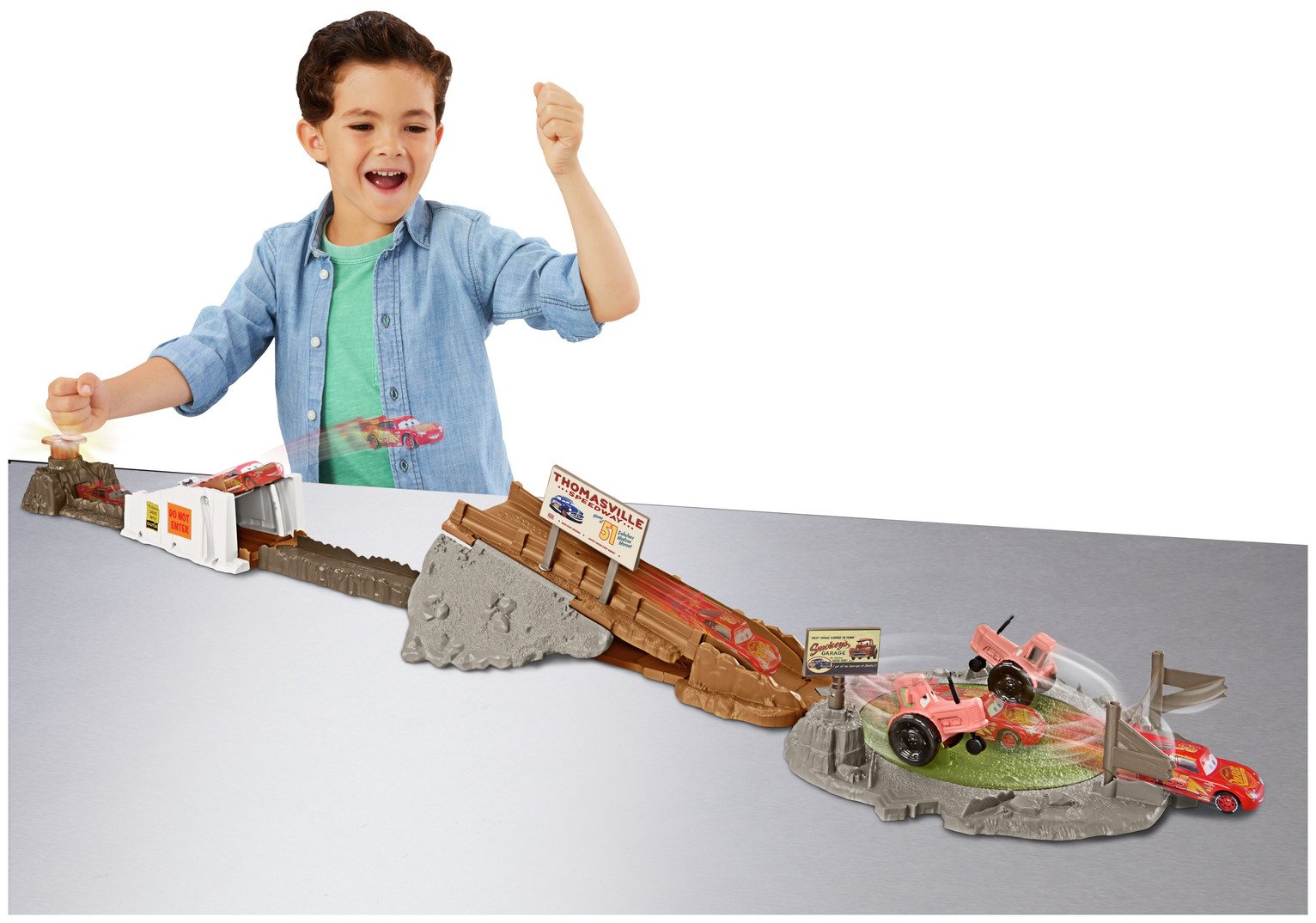 Cars smokey's tractor clearance challenge playset