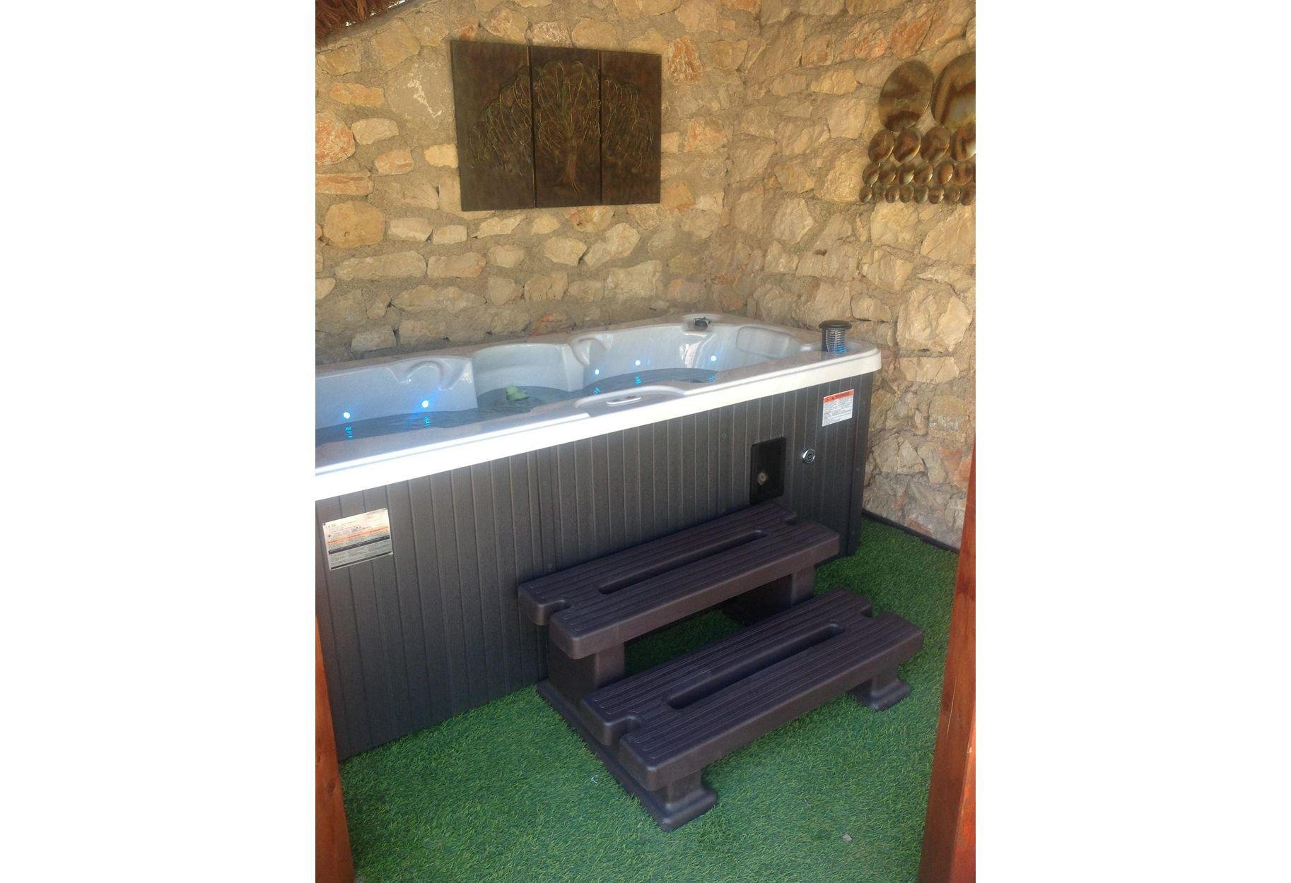 Canadian Spa Co. Yukon Plug & Play 2 Person Hot Tub. at Argos Reviews