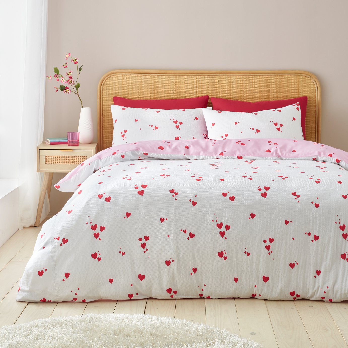 Catherine Lansfield Seersucker Heart Bedding Set - King size
