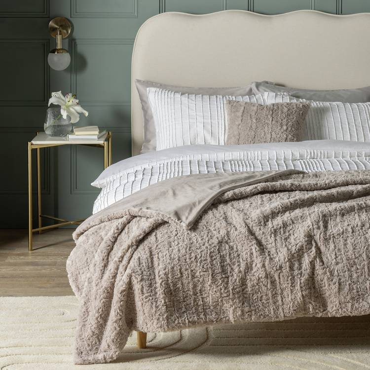 Habitat Faux Fur Textured Throw - Neutral - 125x150cm 0