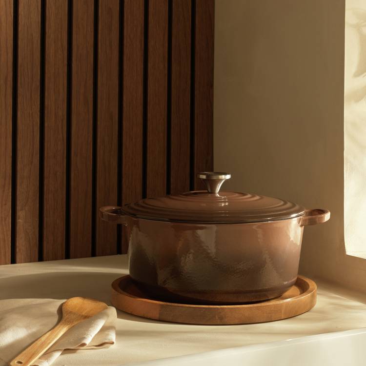 Habitat 5.3 Litre Cast Iron Casserole Dish - Chocolate 0