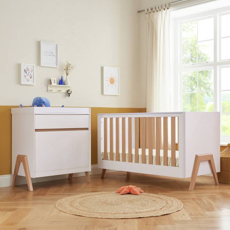 Tutti Bambini Fuori 2 Piece Nursery Cot Bed Set - White 0