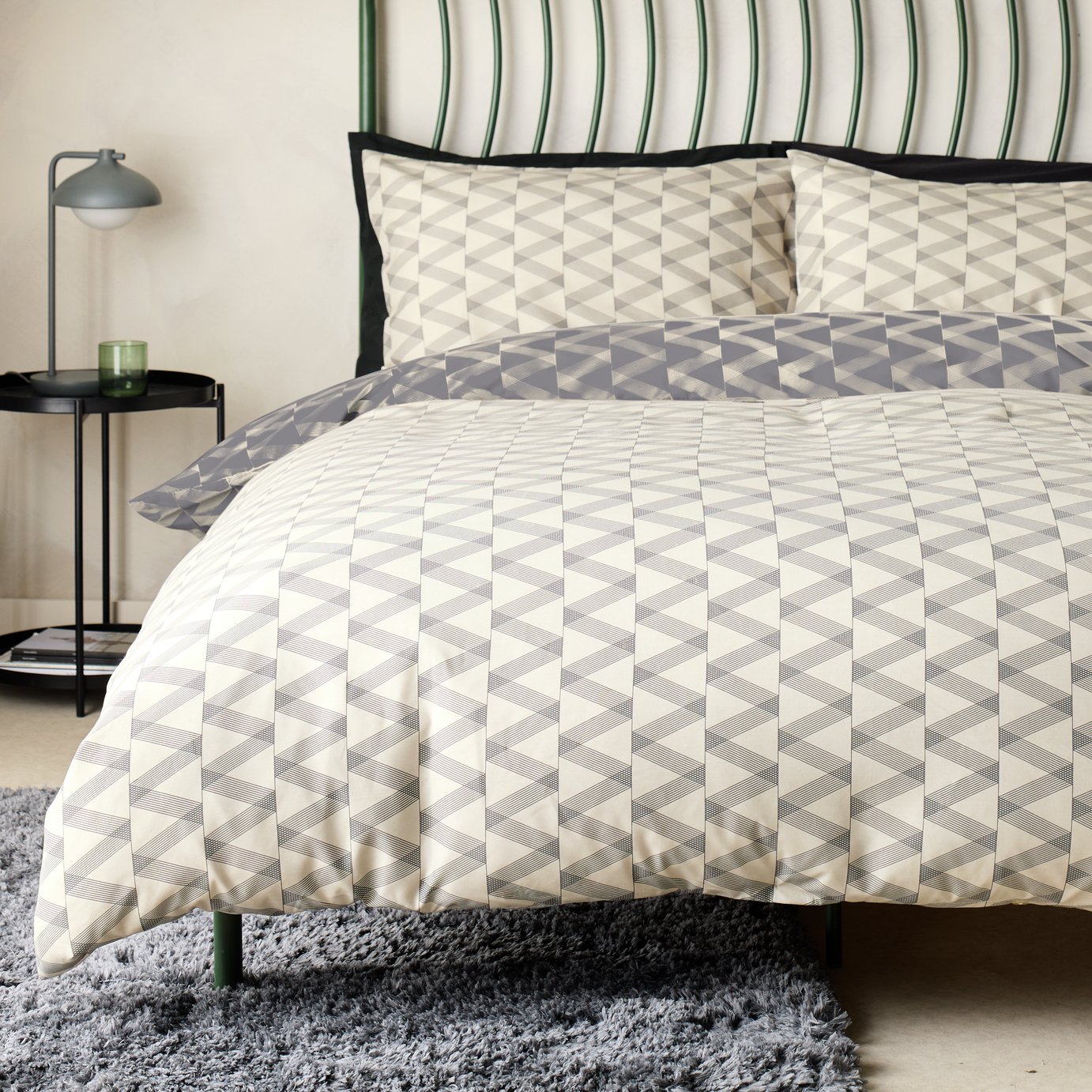 Image of Argos Home Argos Home Zig-Zag Print Cream & Grey Bedding Set - Single
