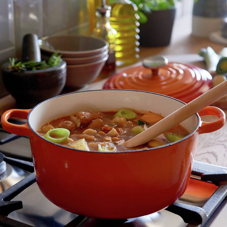 Habitat 3.3 Litre Cast Iron Casserole Dish - Orange 0