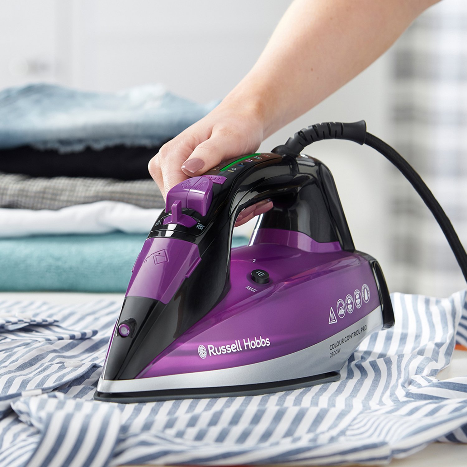 Russell Hobbs 22861 Colour Control Ultra Steam Iron Reviews