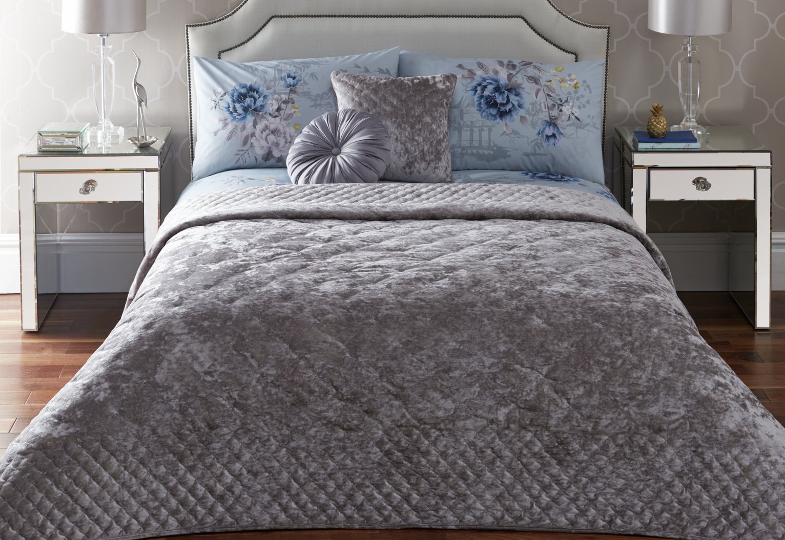 Appletree Kori Bedspread - Silver