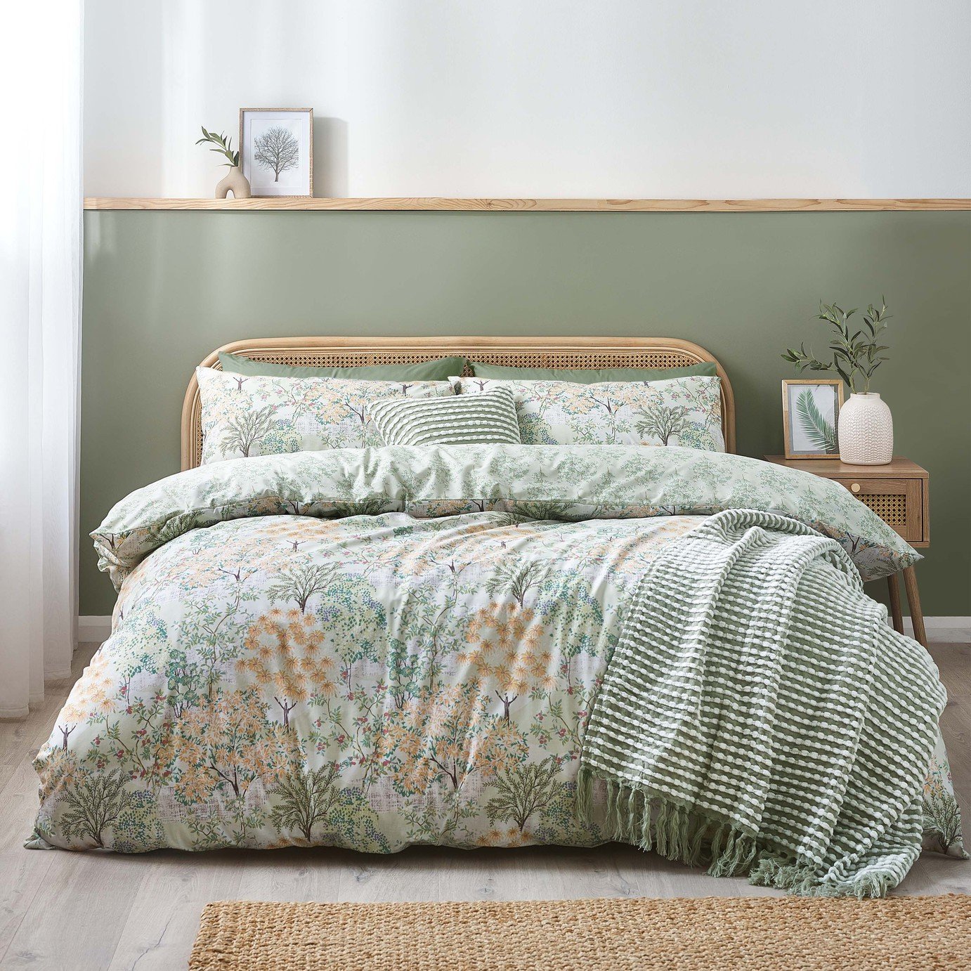 Catherine Lansfield Forest Blossom Green Bedding Set- Single